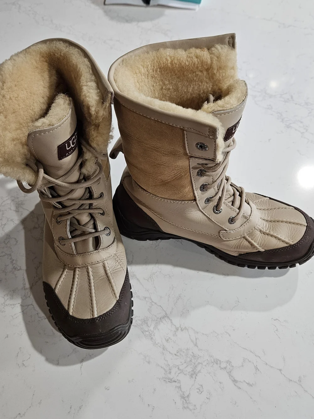 UGG Women's Beige Adirondack II Size 8 Shearling-Lined Winter Boots
